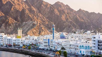 عمان کشوری در ساحل جنوب شرقی شبه جزیره عربستان