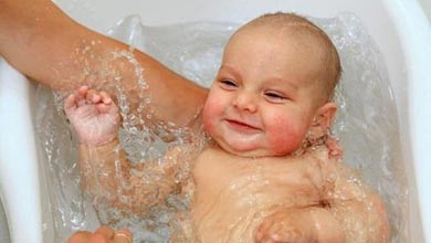 ترفندهایی برای حمام کردن کودکان