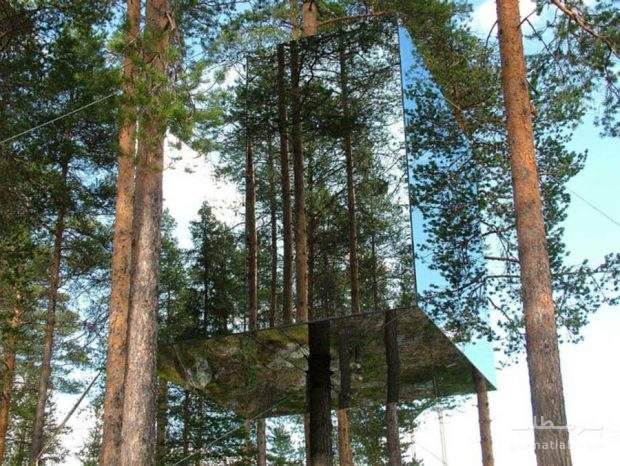 هتل درختی با اتاق های مکعبی آینه ای در شهر هارادس سوئد