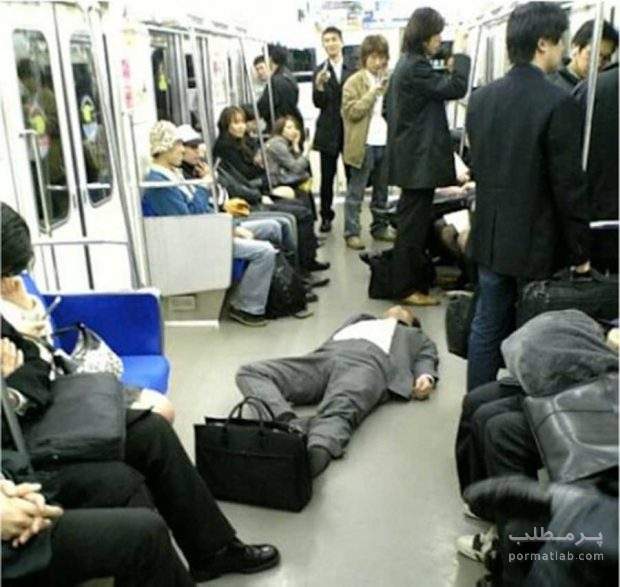 خواب کارمندان ژاپنی در مکان های عمومی