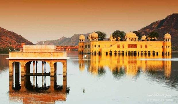 بنایی عجیب و فرو رفته در آب، کاخ جال محل در هند